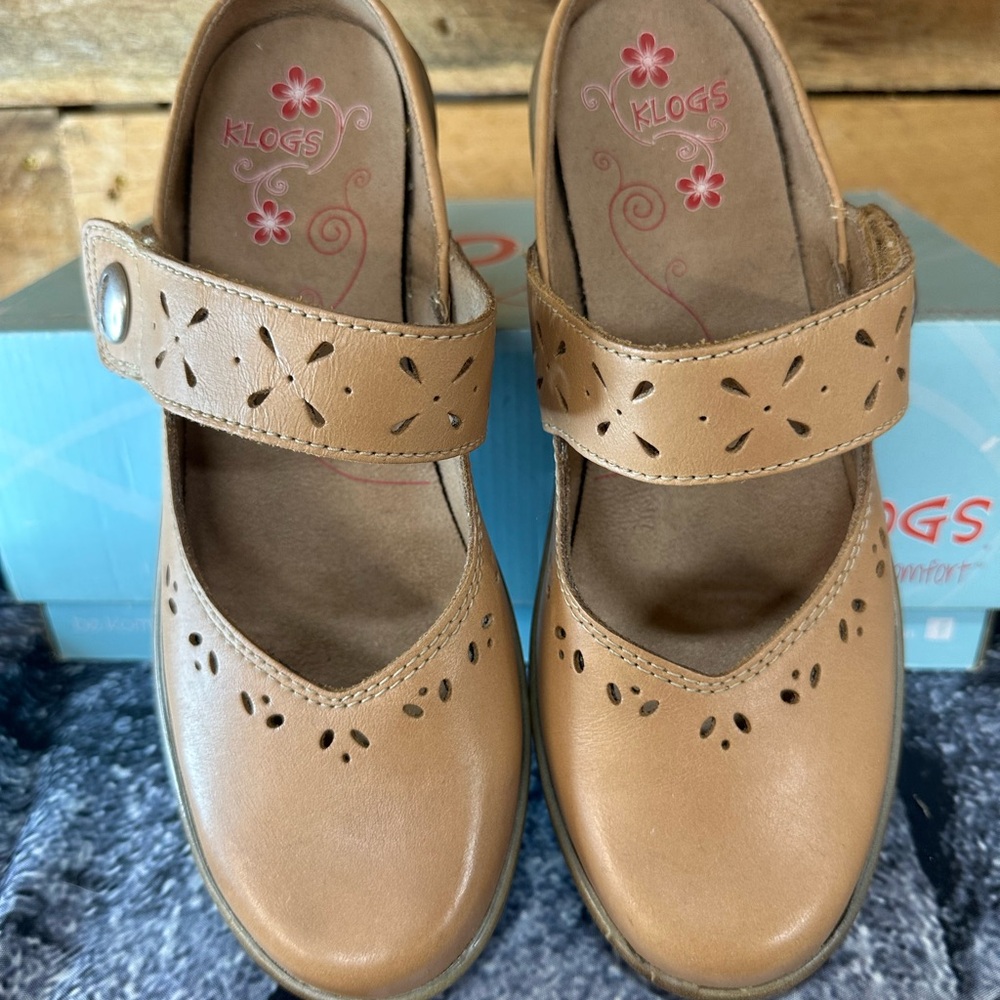 Klogs Size 7.5!
